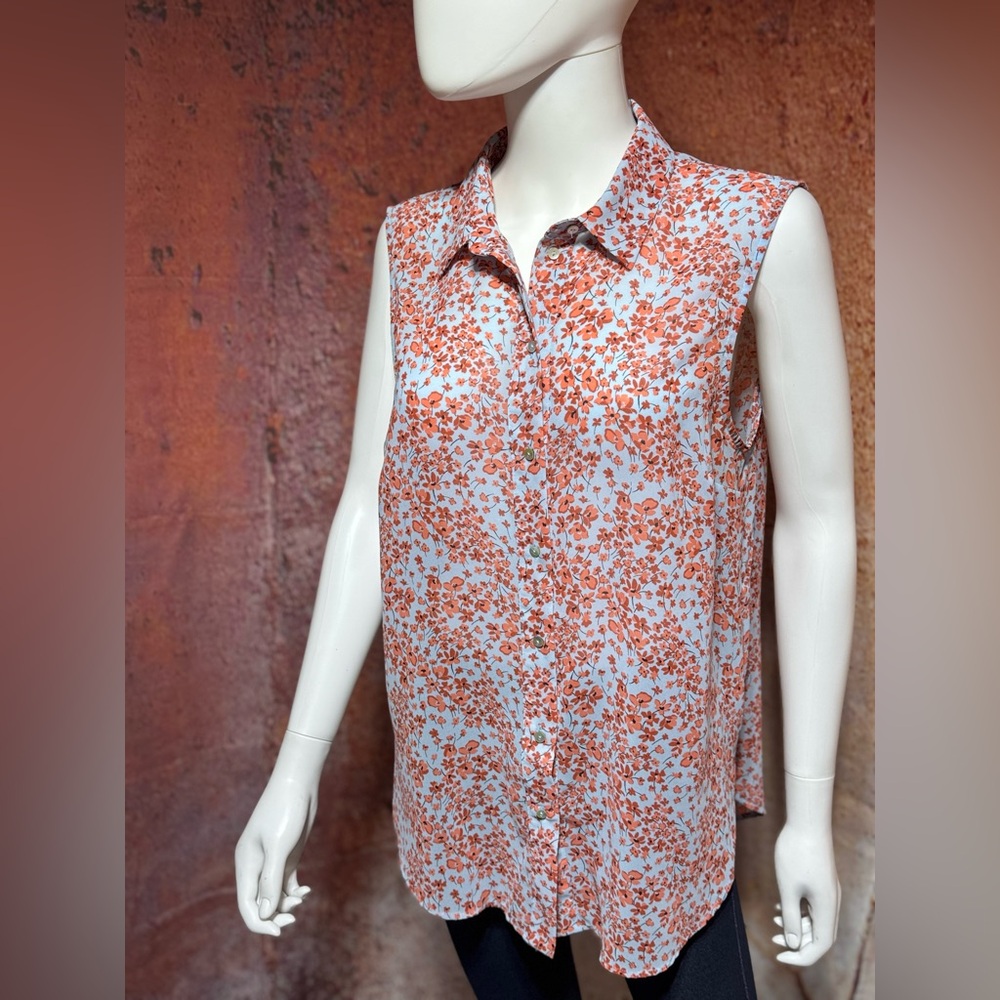 NWOT Floral Sleeveless Button-Up Blouse
